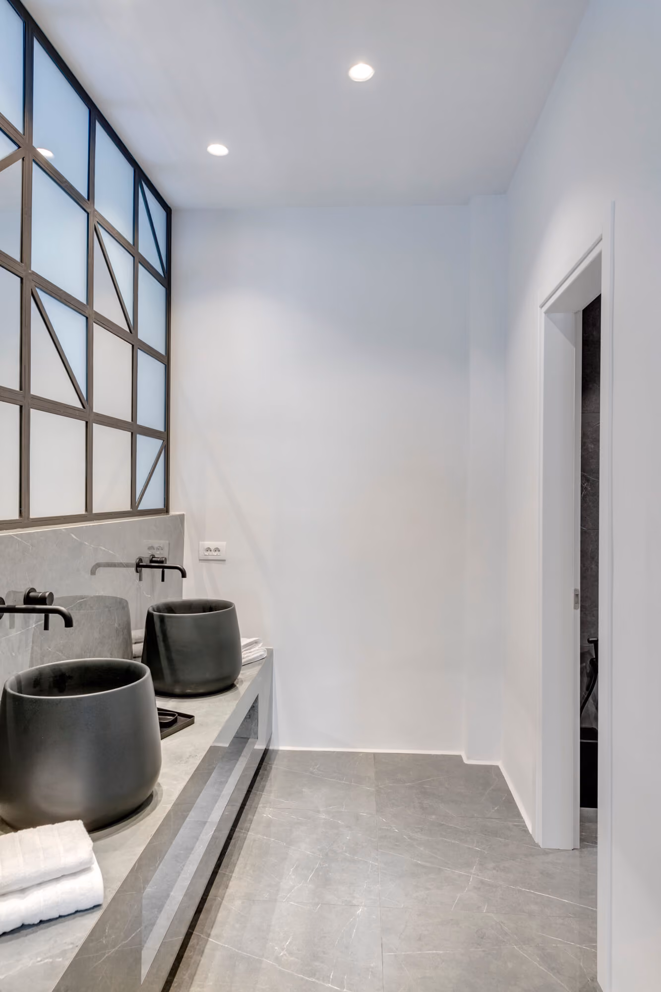 Suite bathroom