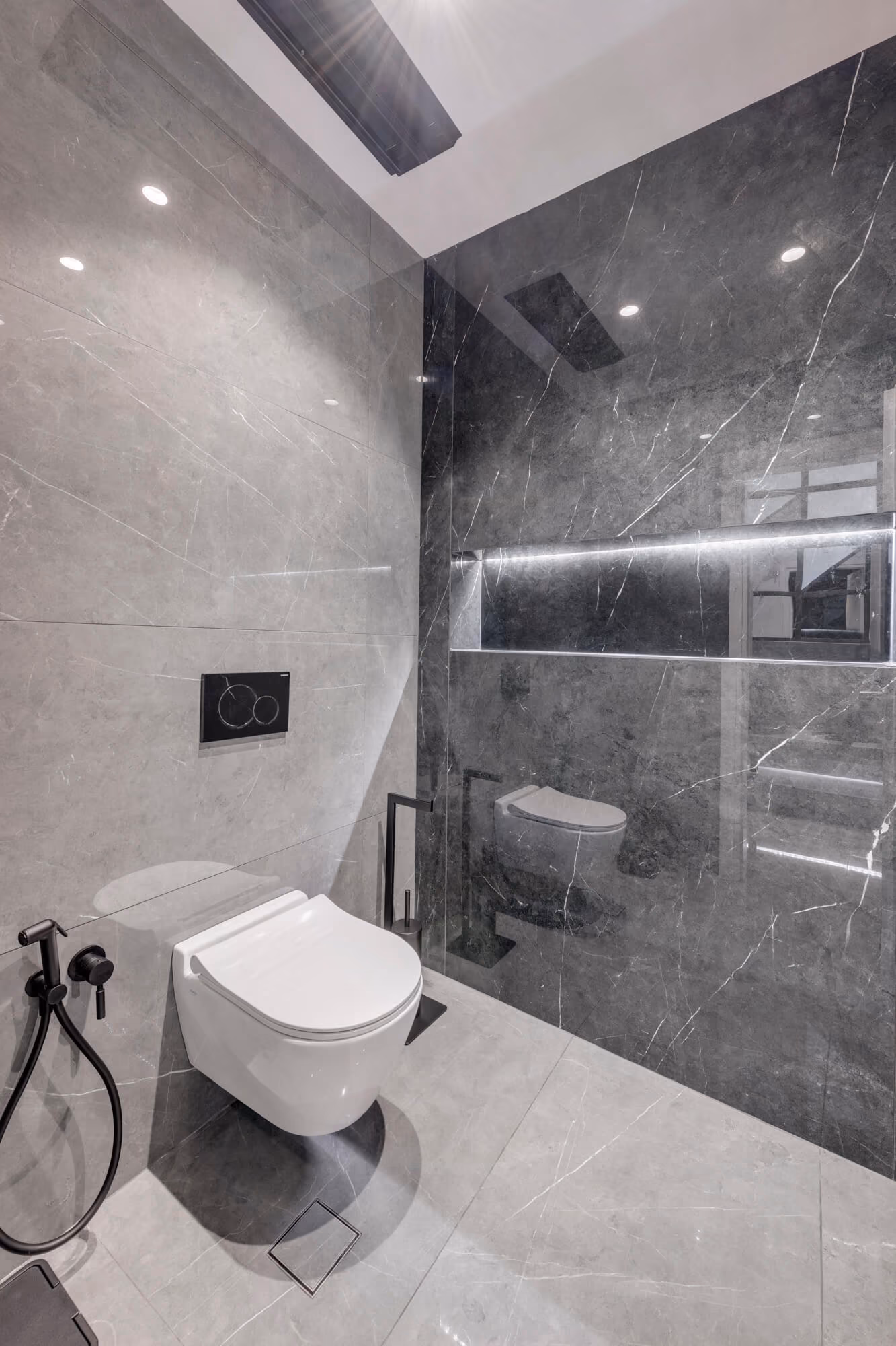 Suite bathroom