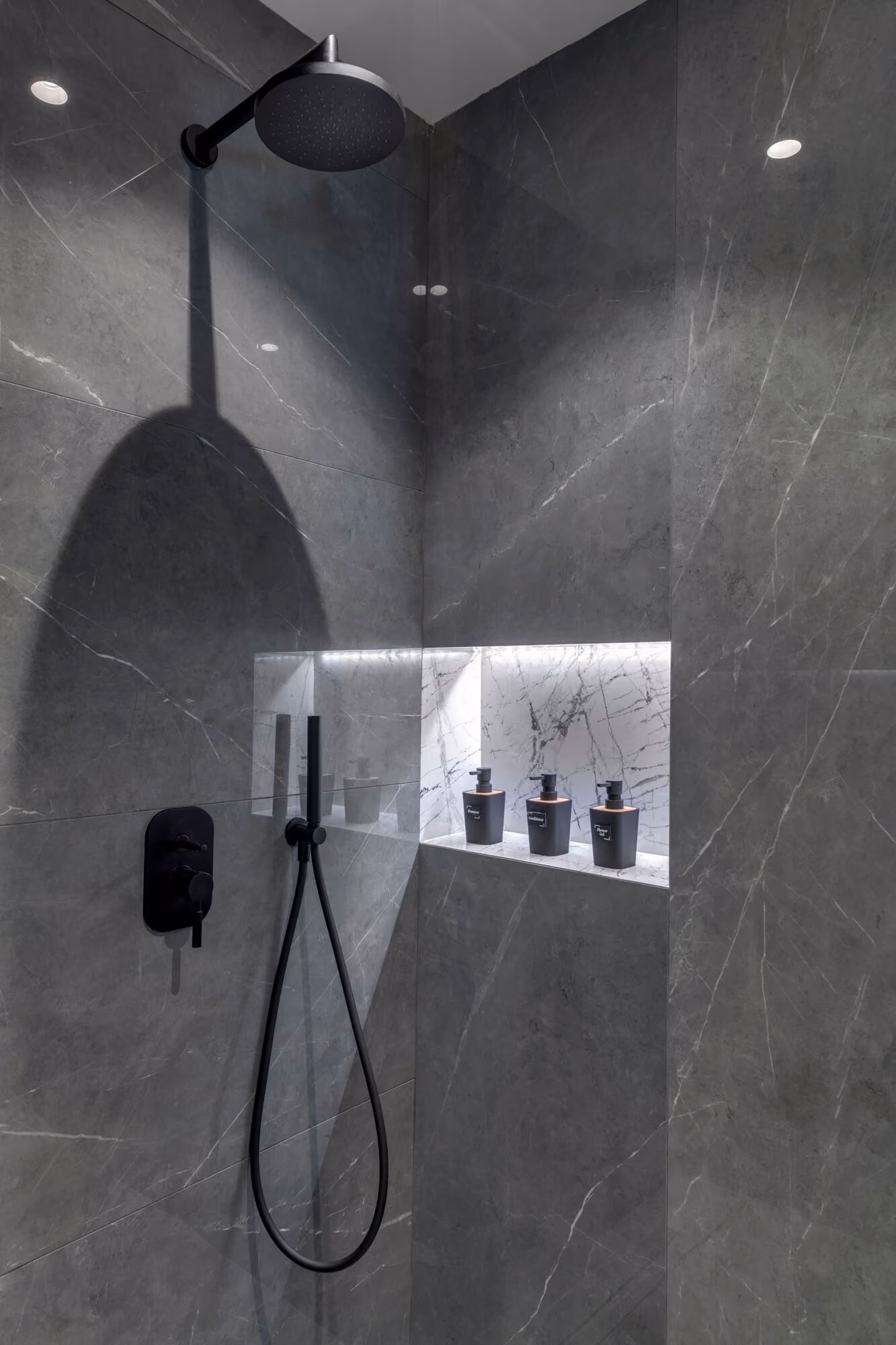 Suite bathroom